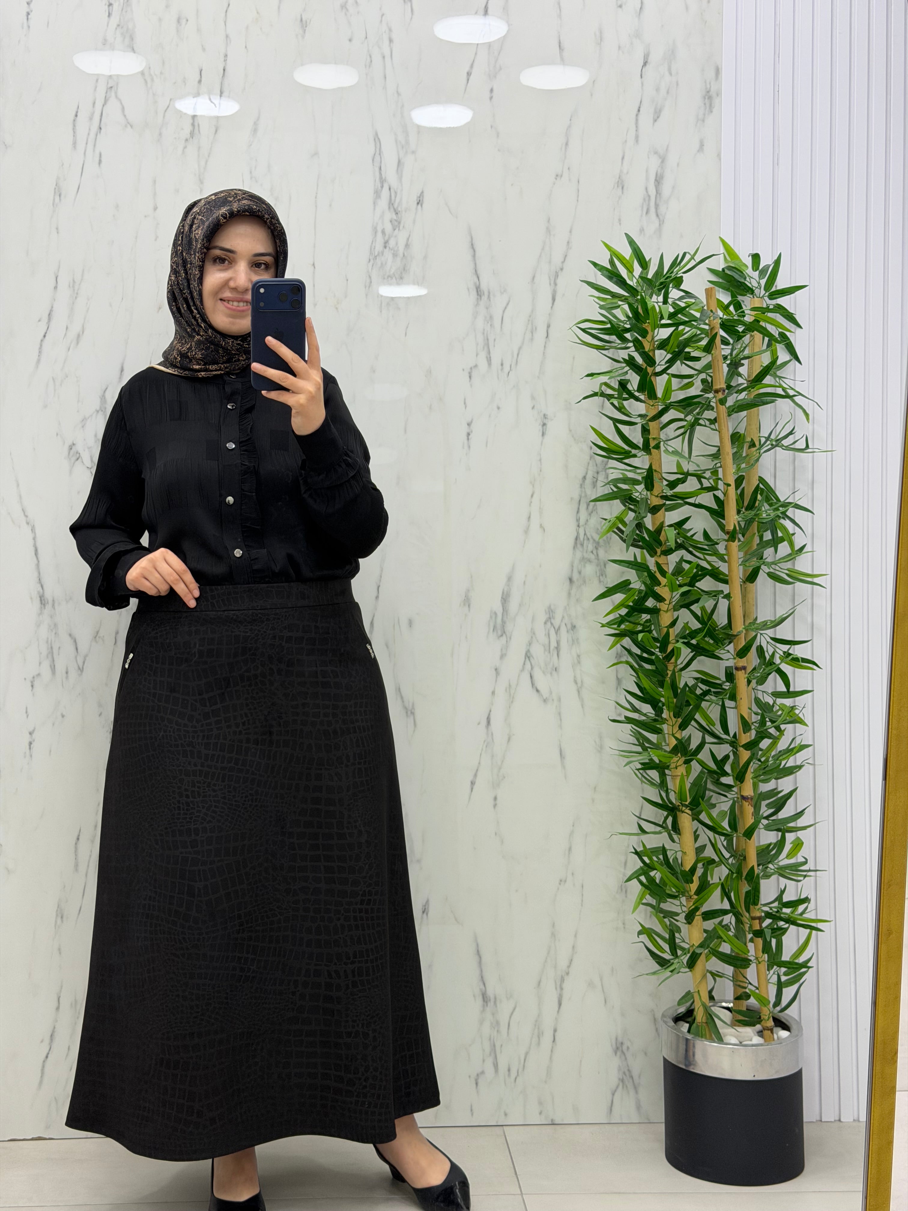 KÜBRA KENDİNDEN DESENLİ SÜET ETEK