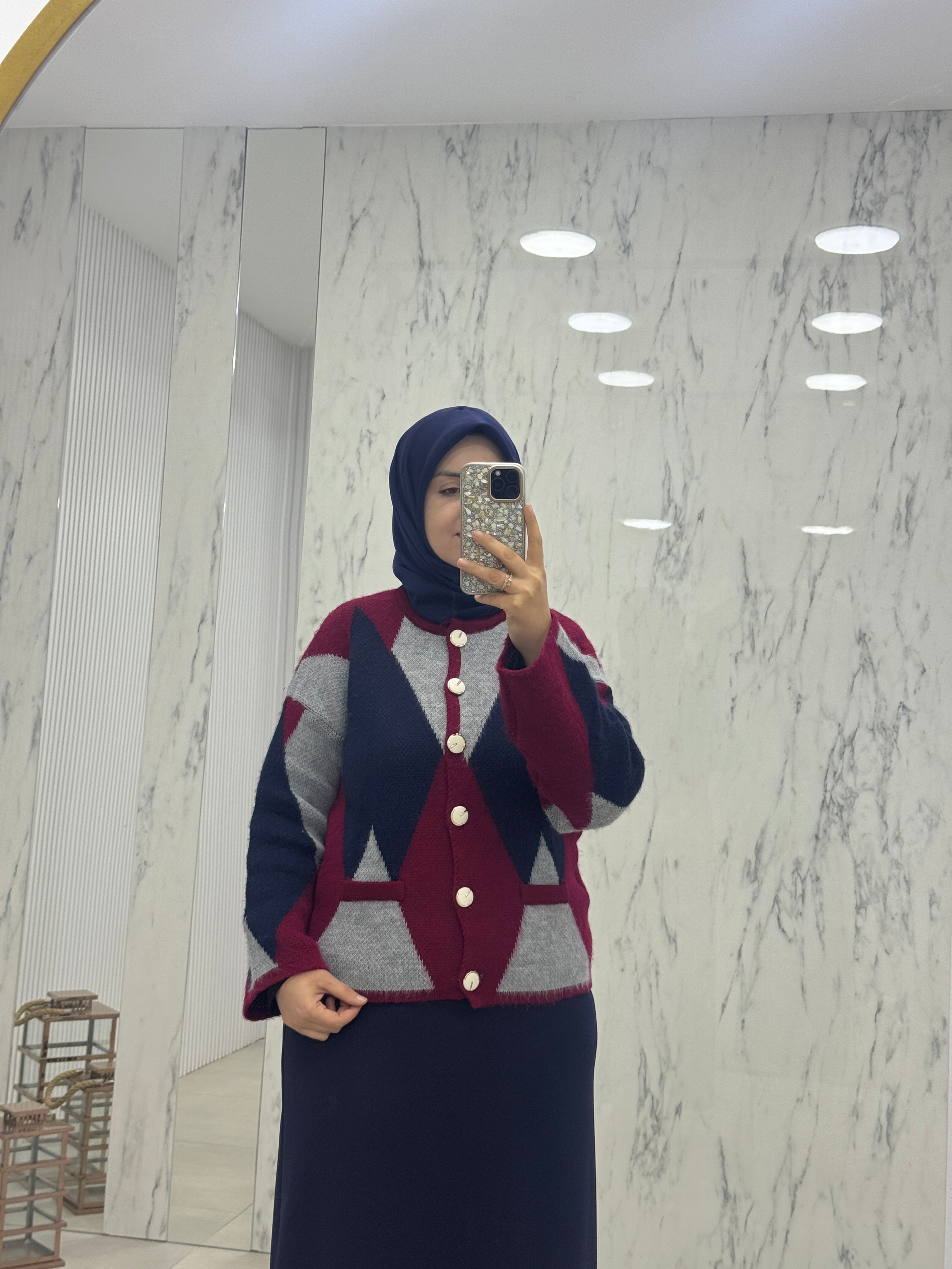 KÜBRA BAKLAVA DESENLİ HIRKA