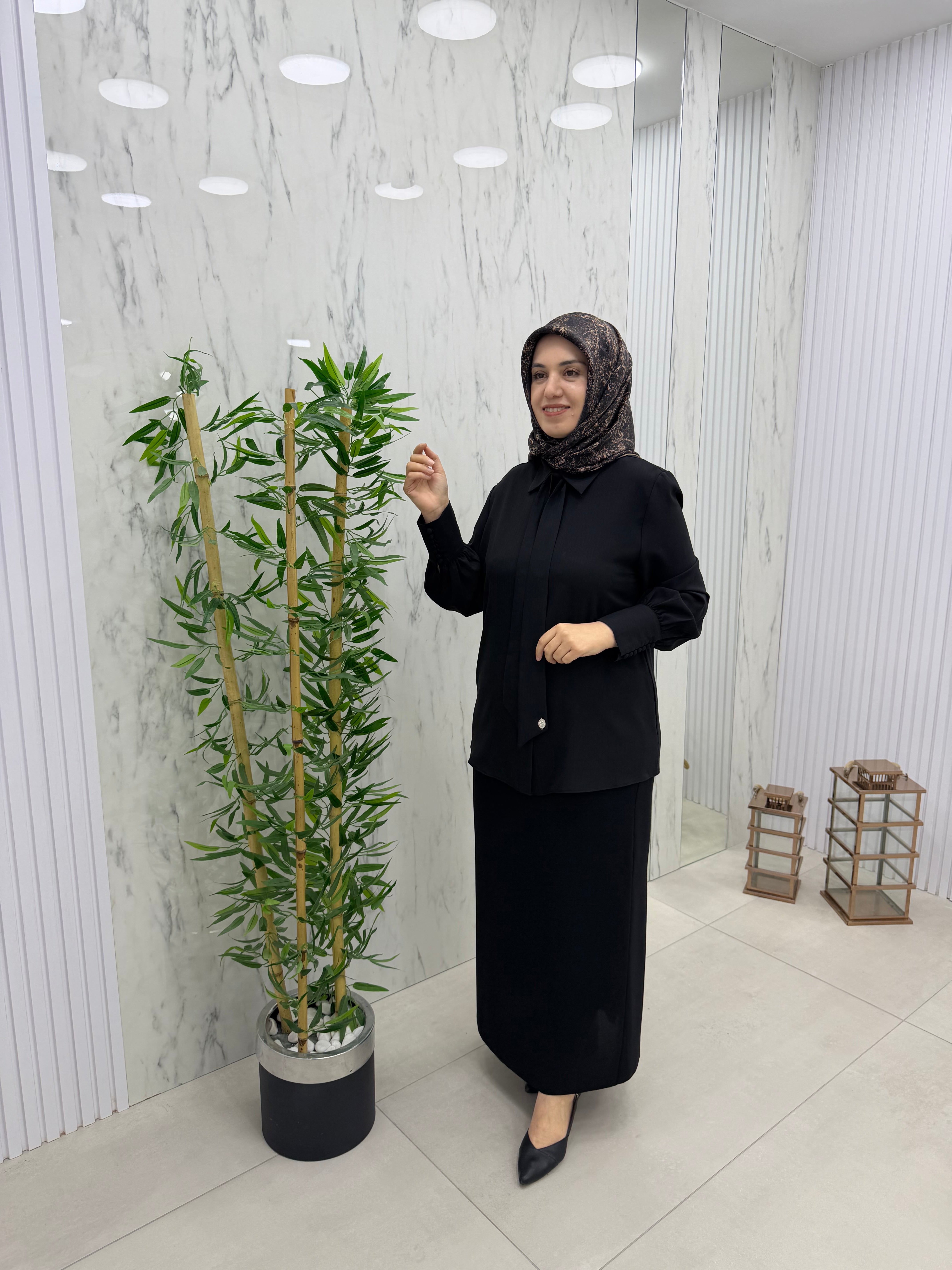 DÜŞES FULAR DETAYLI GÖMLEK