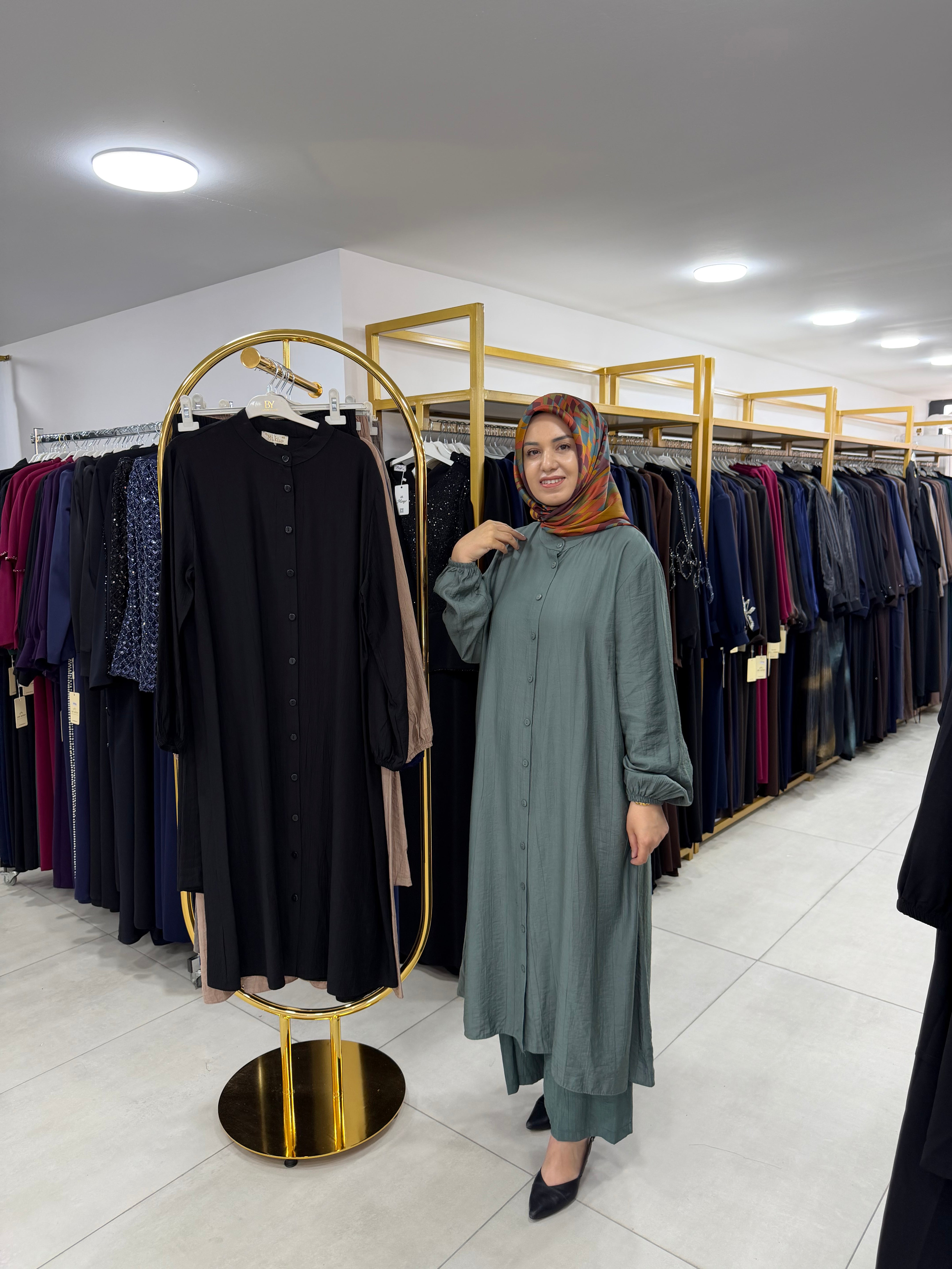 MUKİ BOYDAN DÜĞMELİ TAKIM