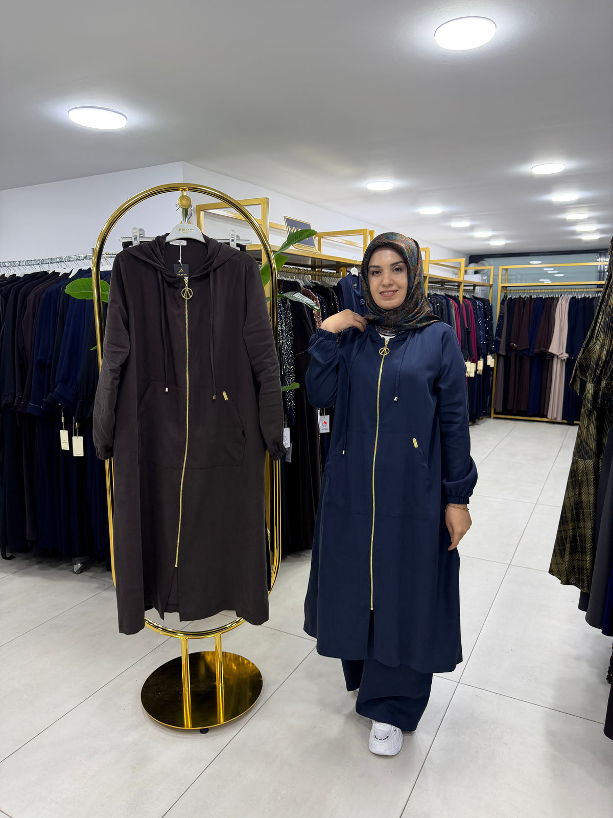 AYŞE AKAY UZUN KAPŞONLU TAKIM