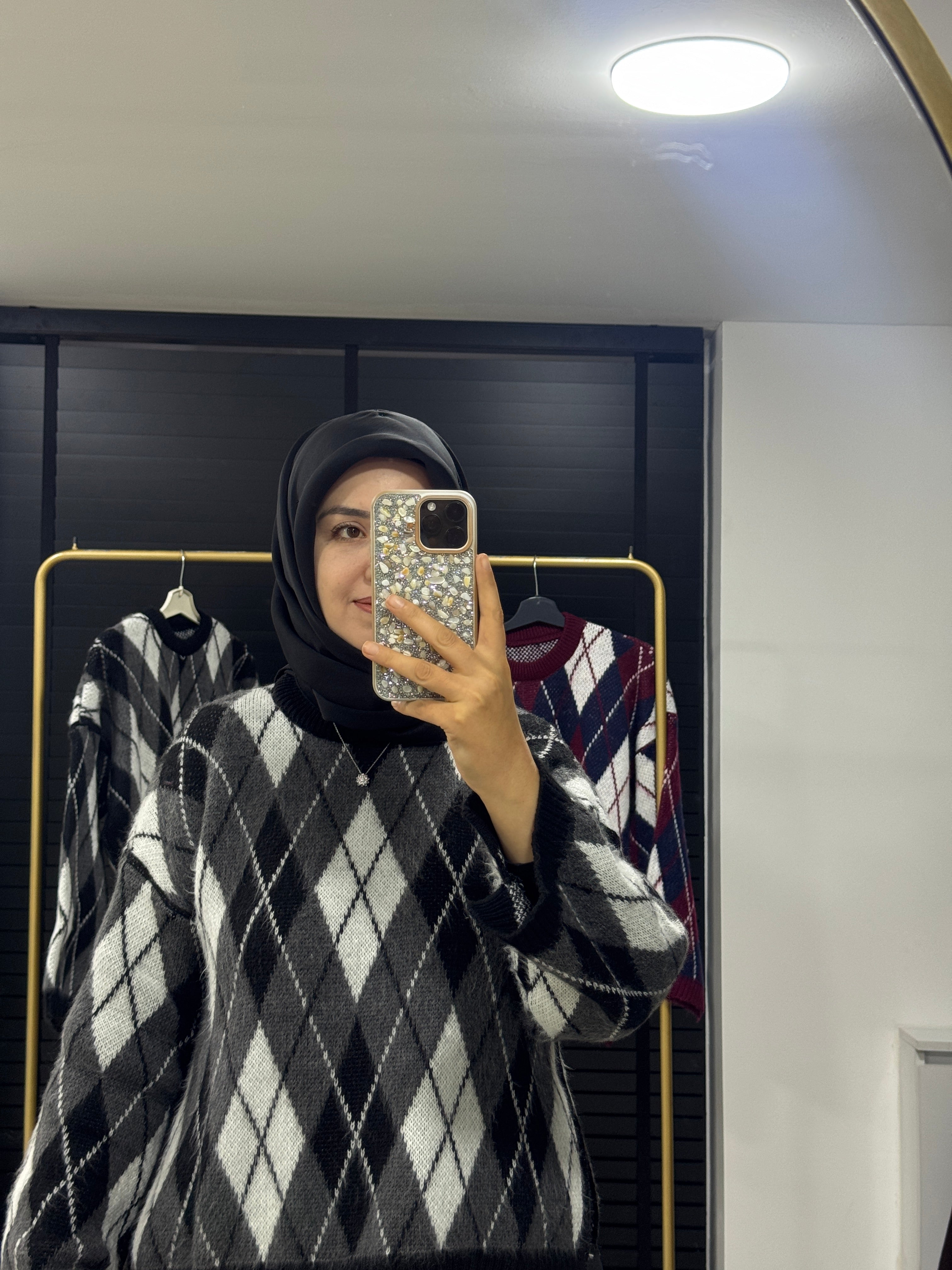 KÜBRA BAKLAVA DESENLİ KAZAK