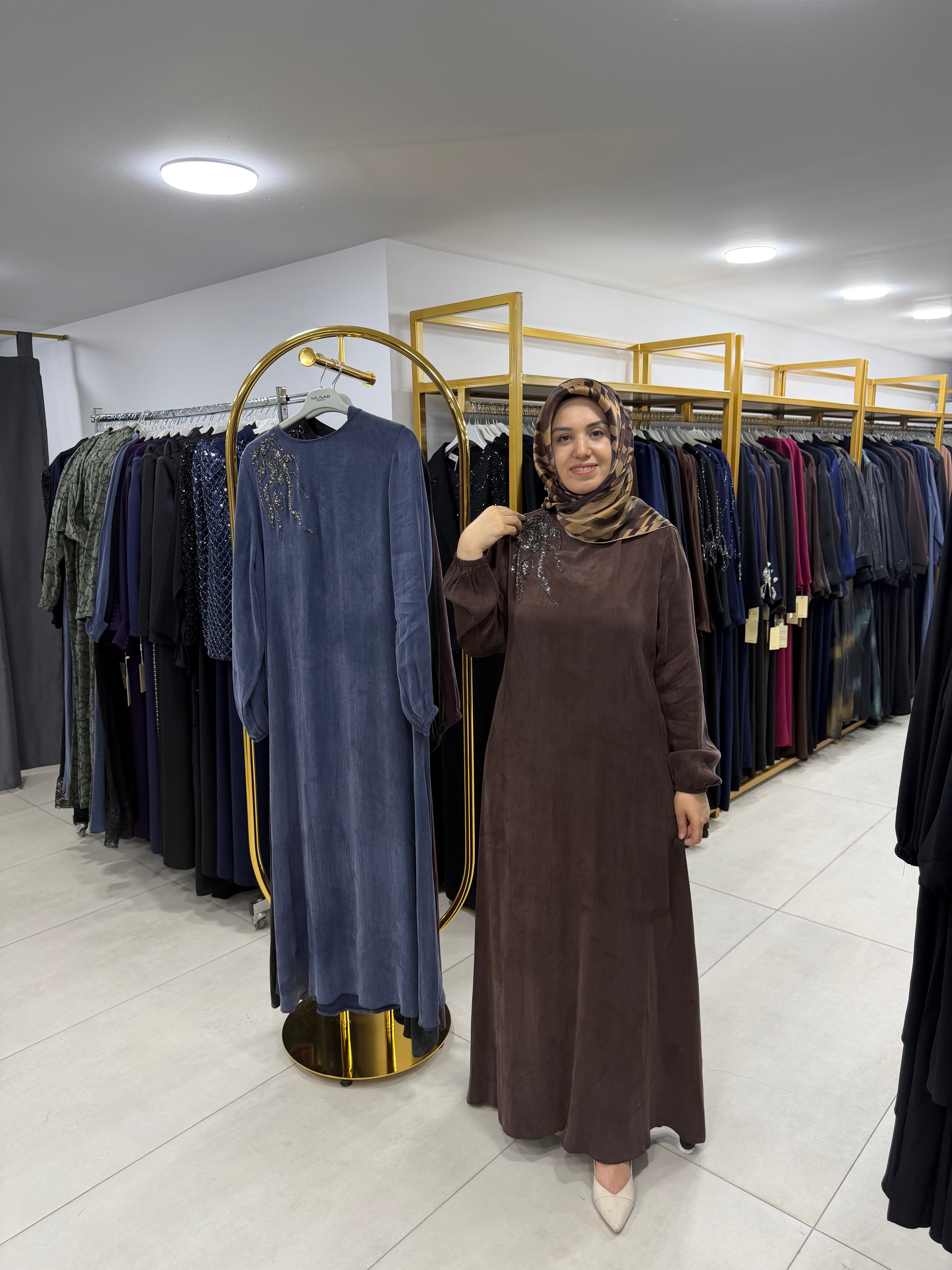 İPEK KUPRA OMUZ DETAYLI ELBİSE