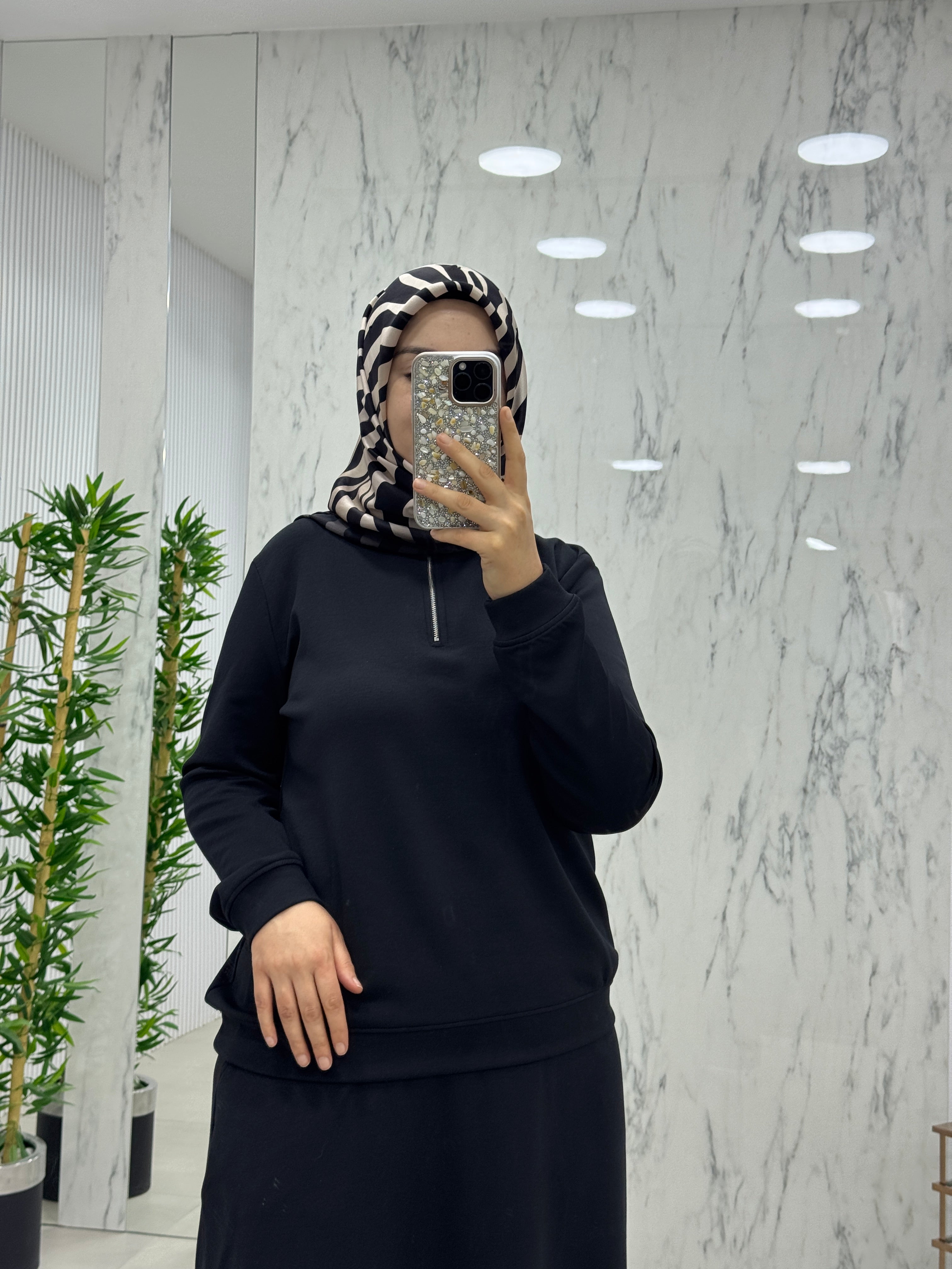 KÜBRA FERMUAR ETEKLİ TAKIM