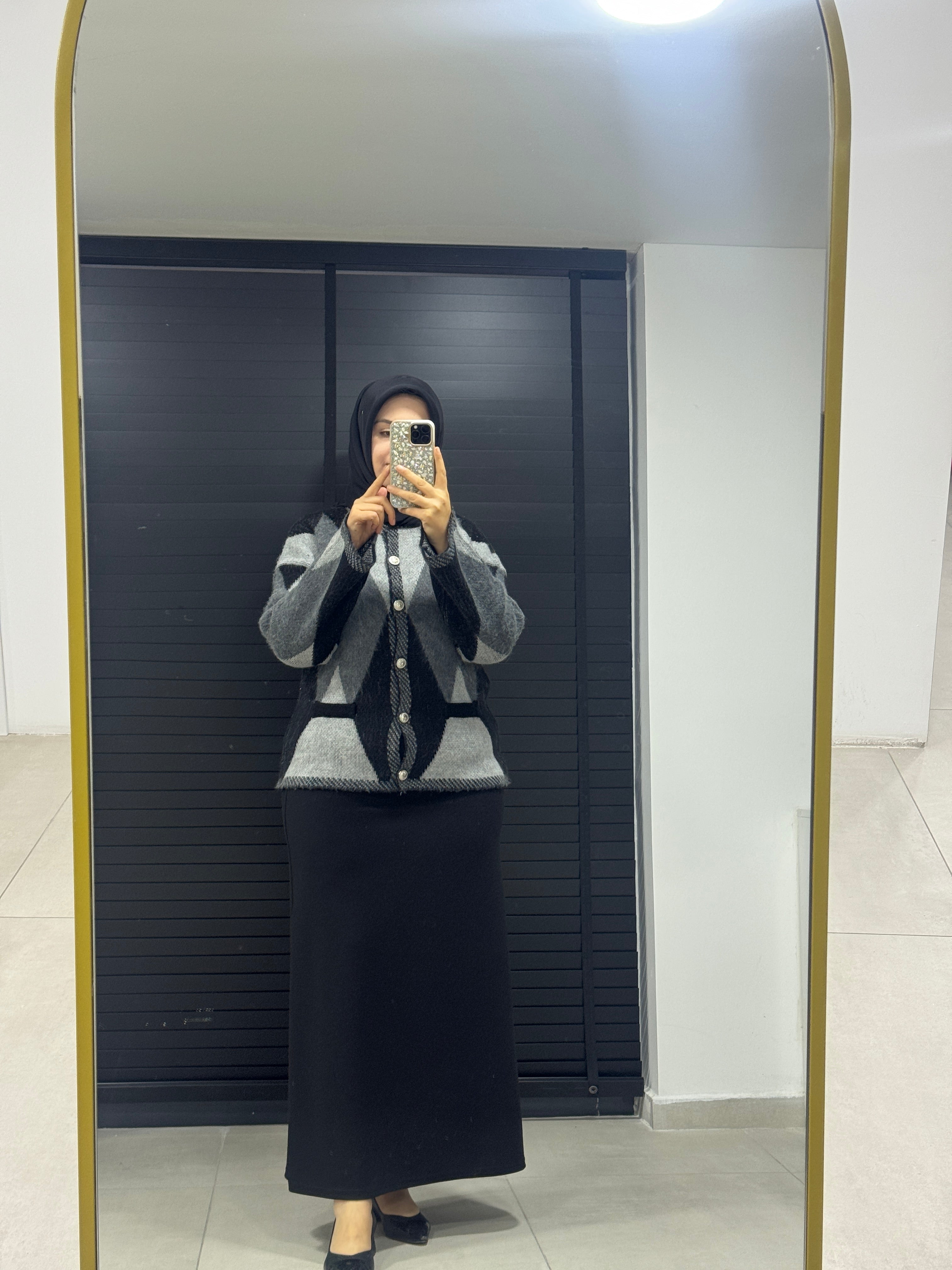 KÜBRA  BAKLAVA DESENLİ HIRKA