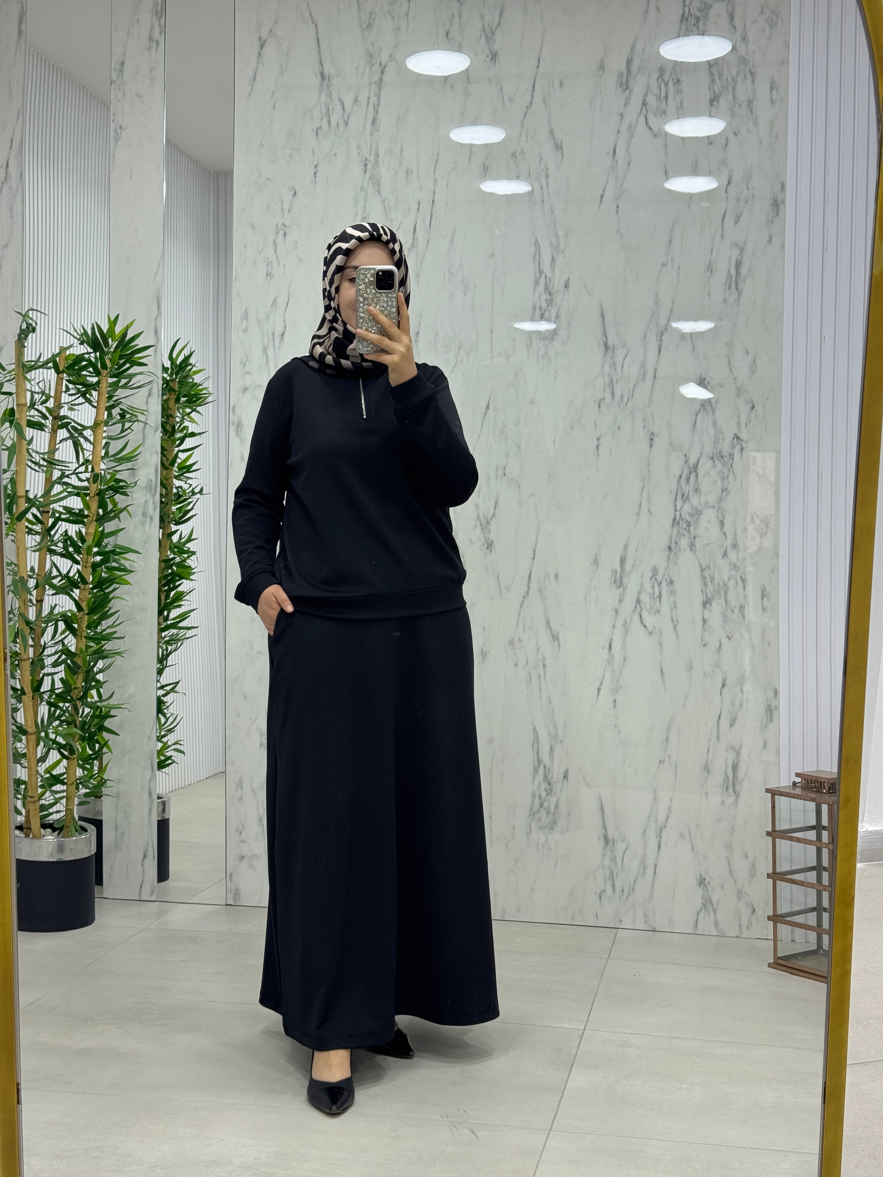 KÜBRA FERMUAR ETEKLİ TAKIM