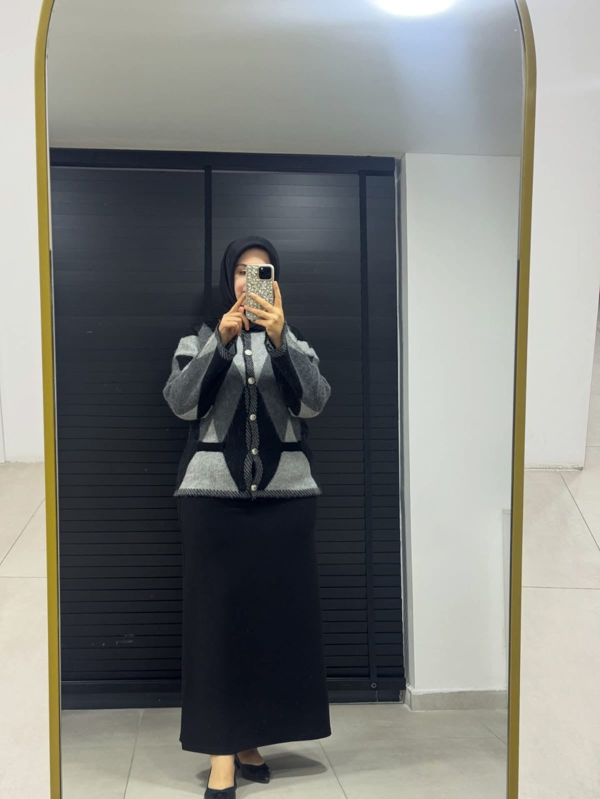 KÜBRA BAKLAVA DESENLİ HIRKA