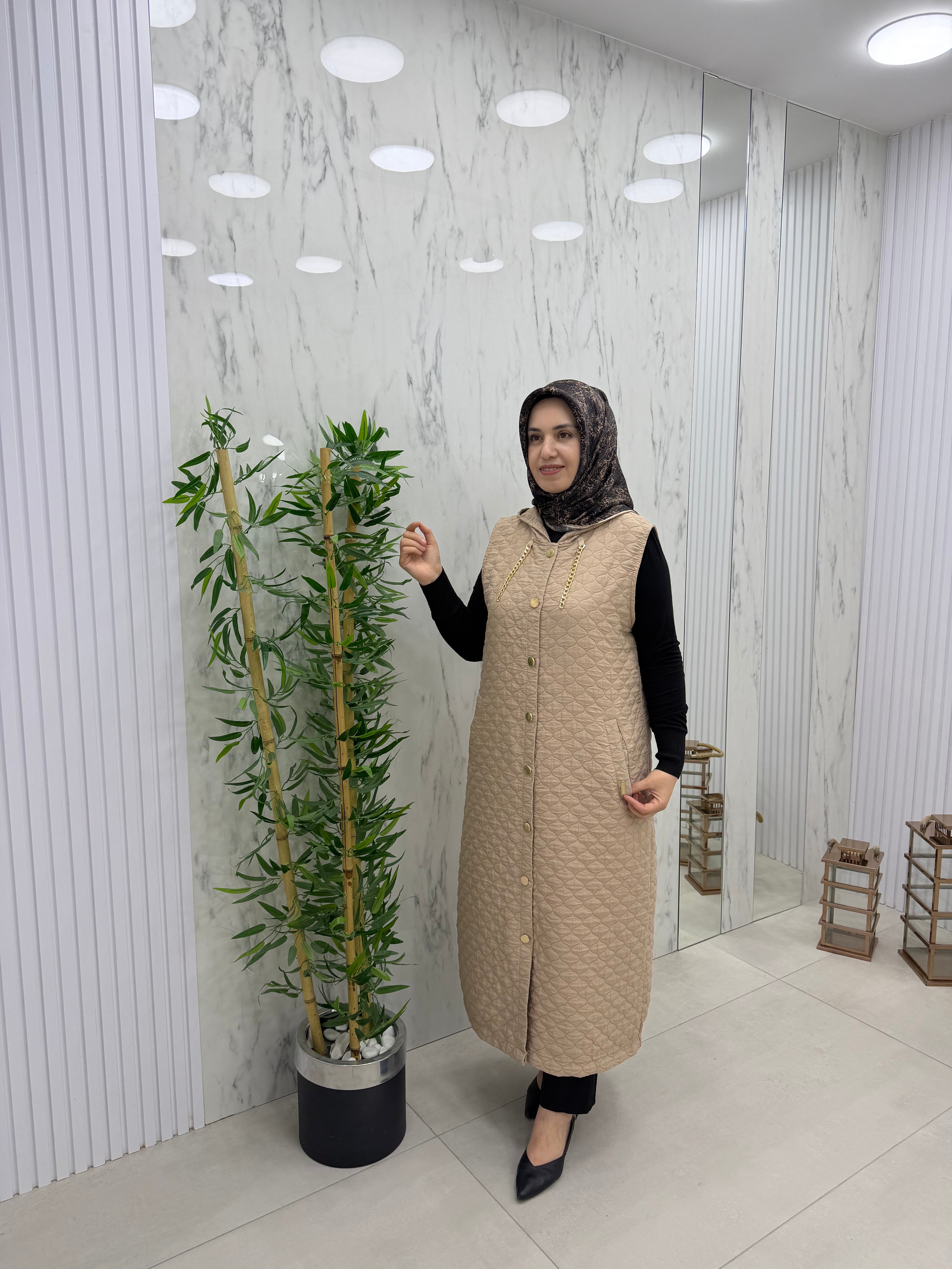 AYŞE AKAY MODA KAPİTONE YELEK