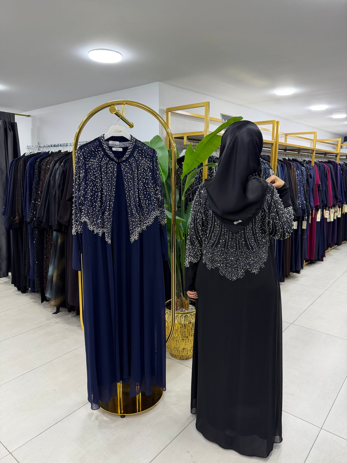 BEYOĞLU TAŞ İŞLEMELİ ŞİFON ABAYA