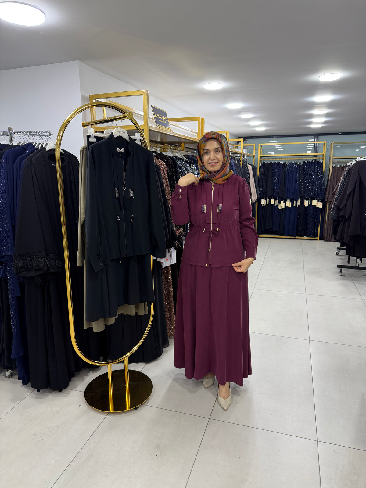PANOVA BELİ BÜZGÜLÜ TAŞ DETAYLI TAKIM (5657)