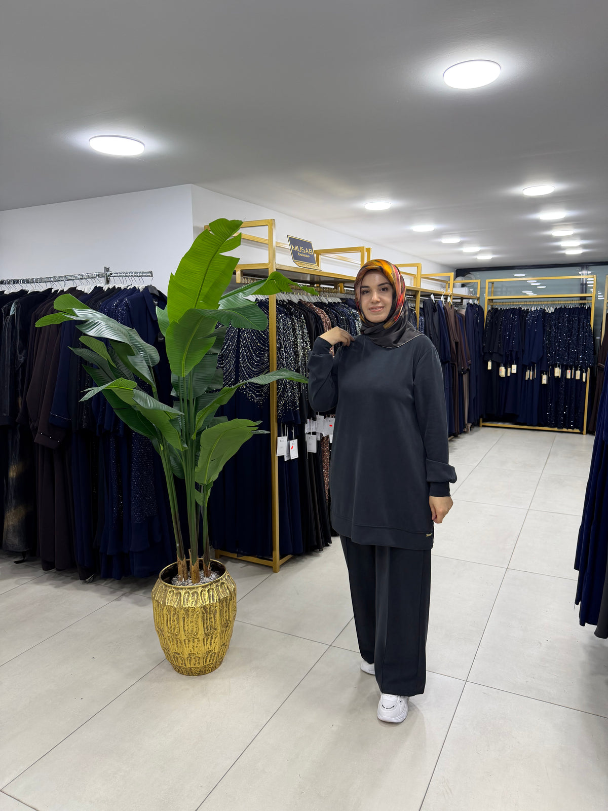 AYŞE AKAY  DÜZ MODAL TAKIM