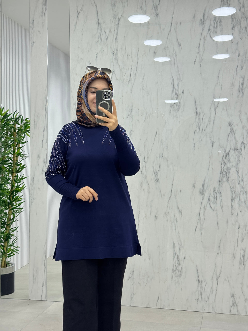 MELİH OMUZU KILIÇ TAŞLI TRİKO TUNİK