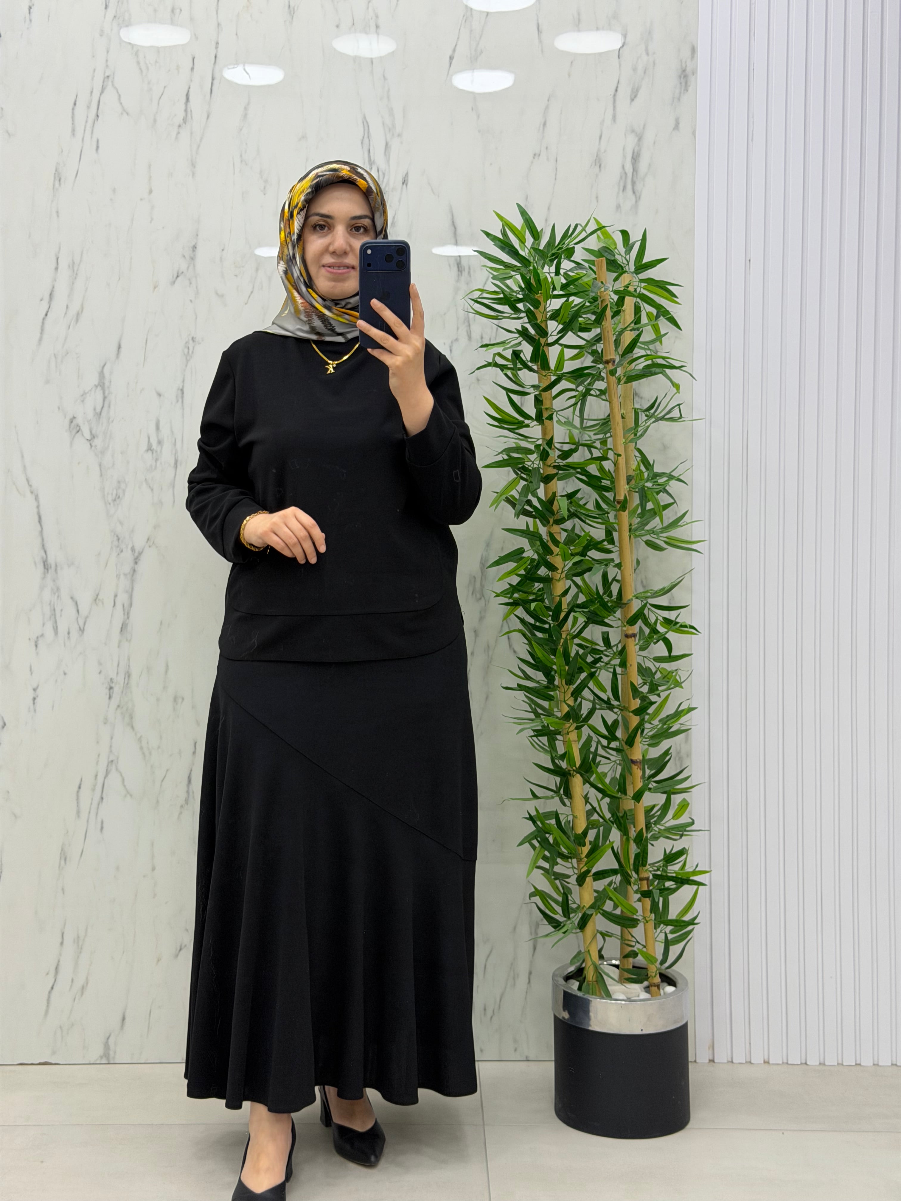 KÜBRA VOLANLI DÜZ KREP ETEK