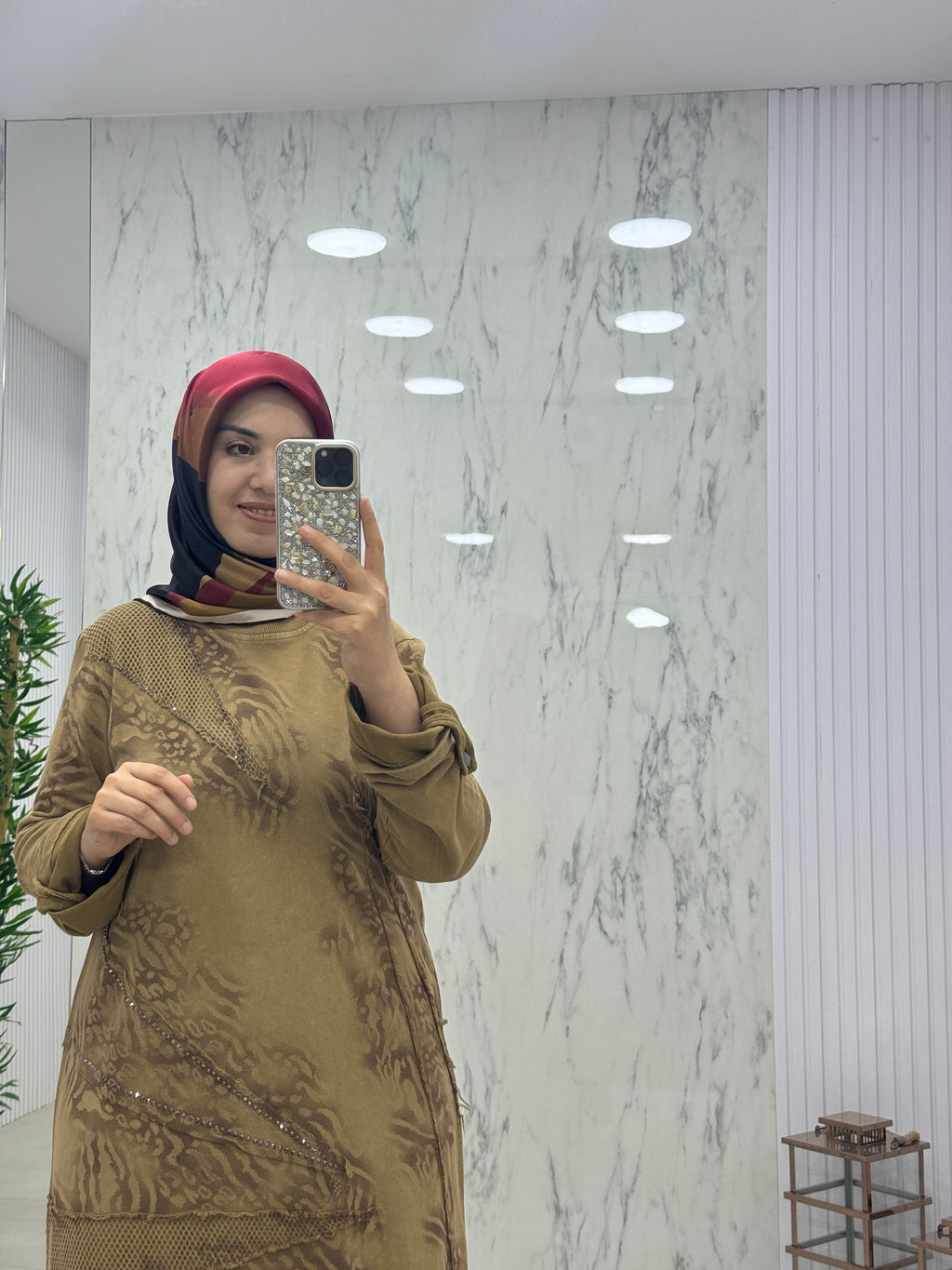 AYŞE AKAY TAŞLI ELBİSE