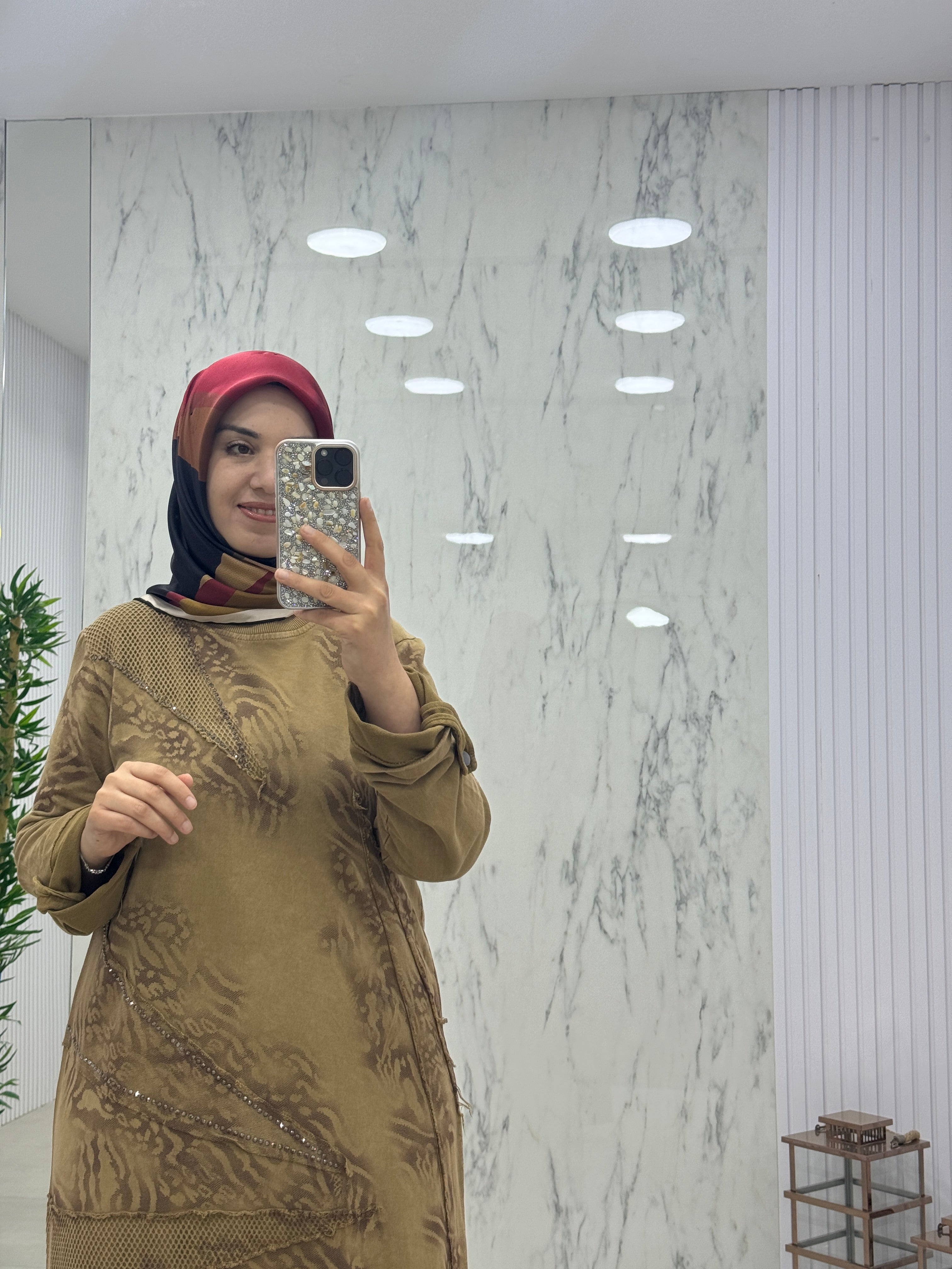 AYŞE AKAY TAŞLI ELBİSE