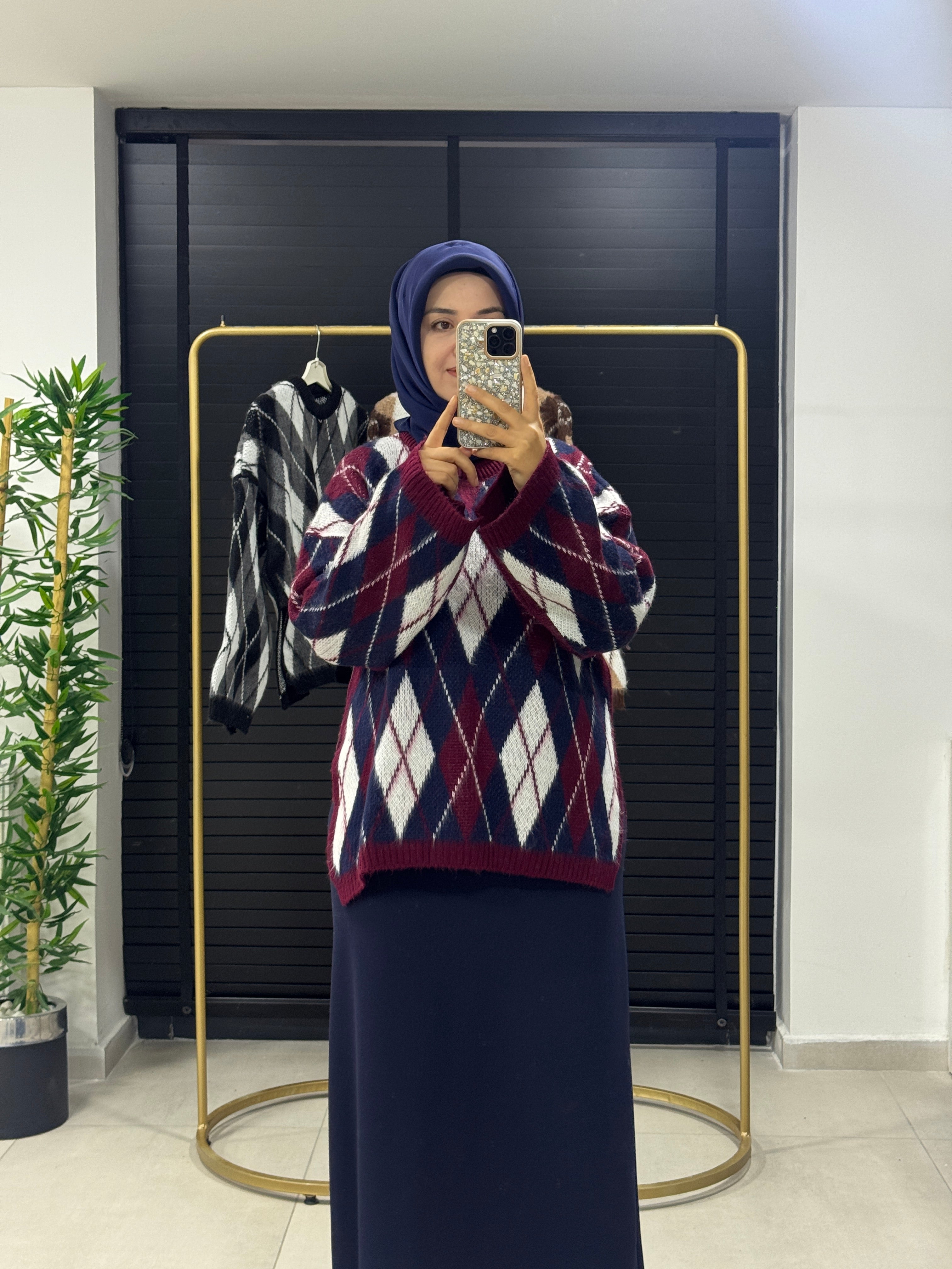 KÜBRA BAKLAVA DESENLİ KAZAK