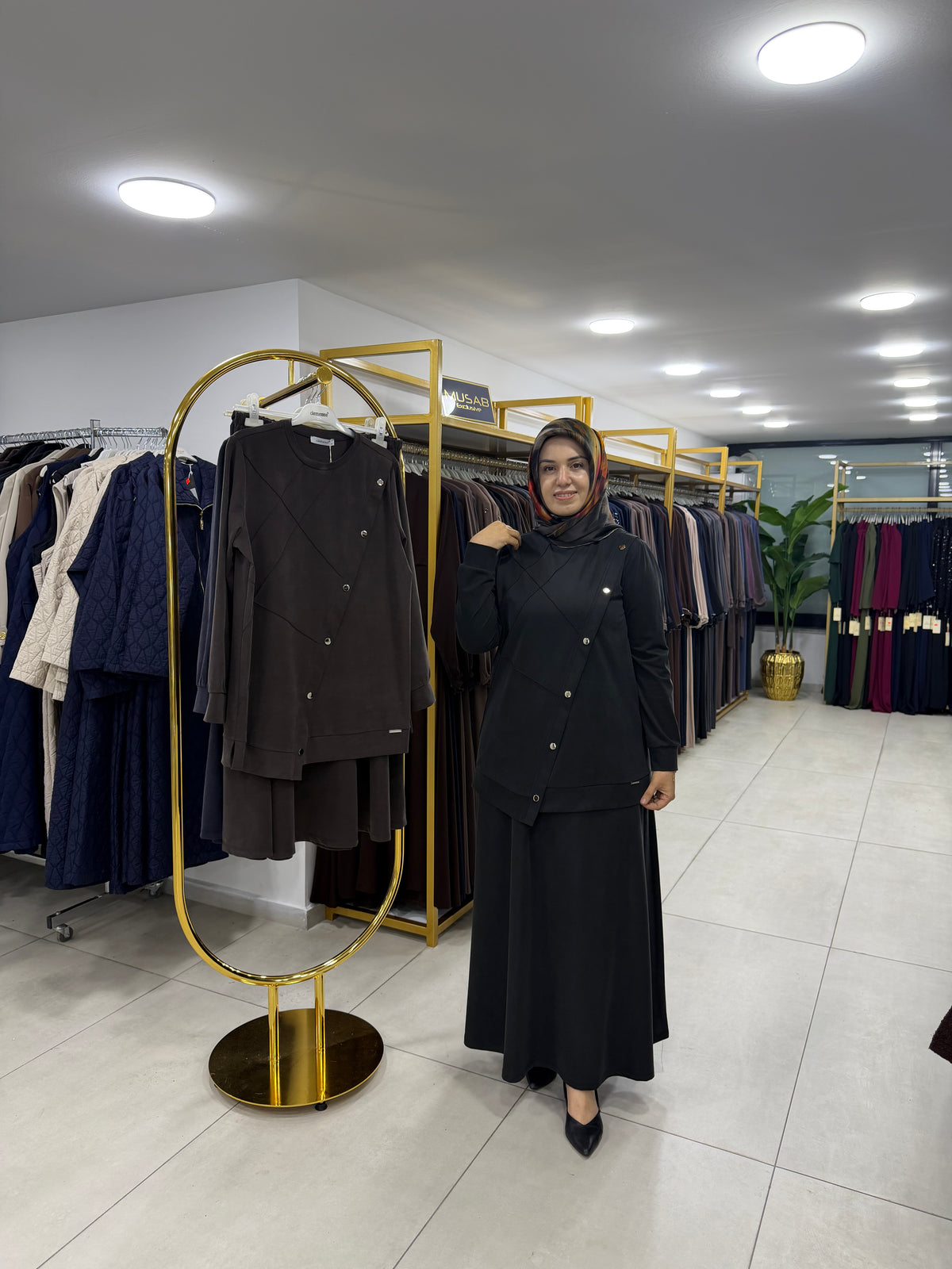 CLEMENSE DÜĞME AKSESUARLI ETEKLİ TAKIM
